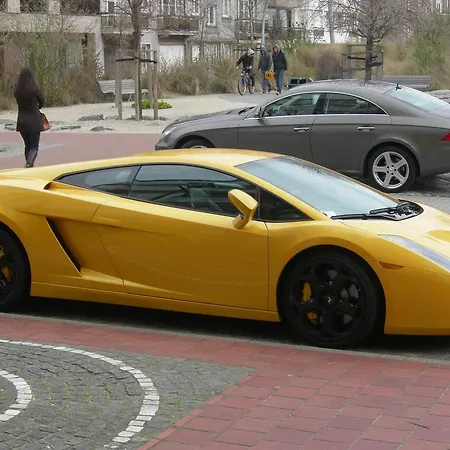 Figaro 3* Кнокке-Хейст