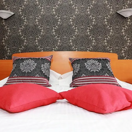 Figaro Hotel 3*